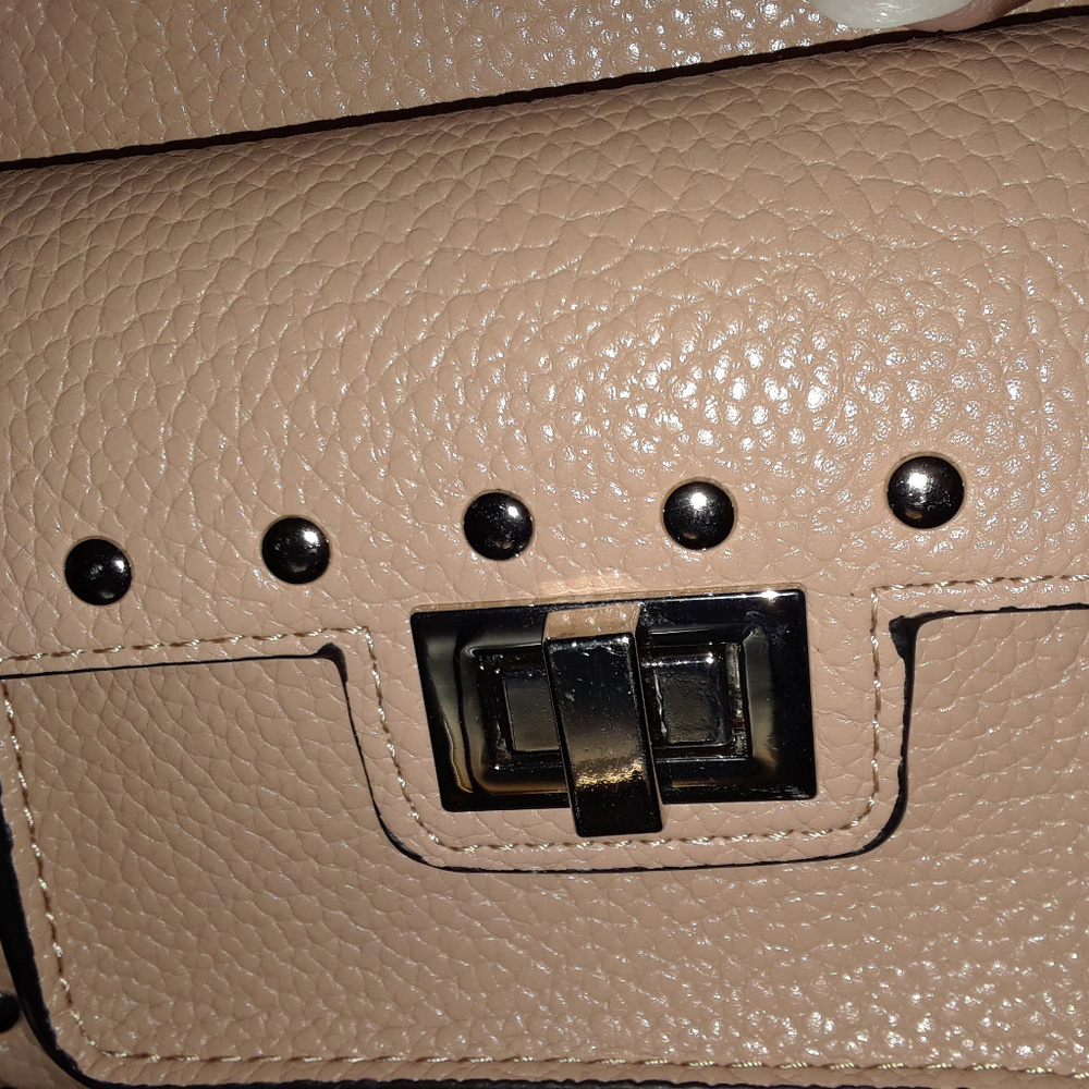 STEVE MADDEN CROSS BODY TAN PURSE